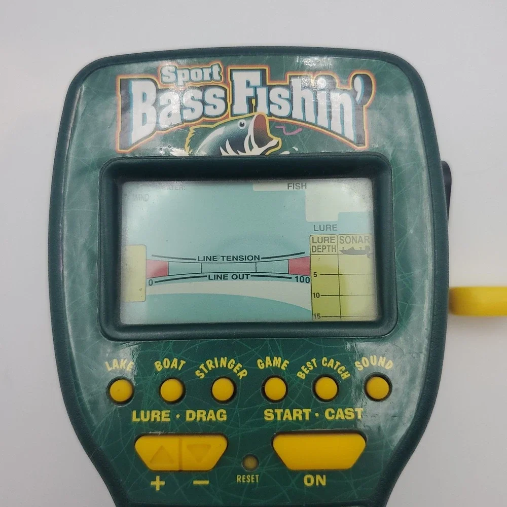 VTG Radica Sport Bass Fishin' Electronic Handheld Game 1998- TESTED - WORKING